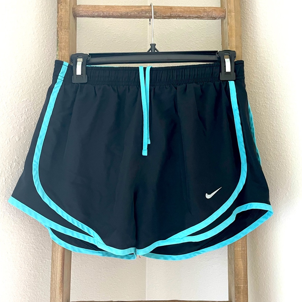 Nike dri-fit woman’s running shorts. Size small